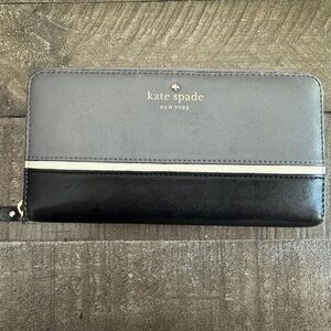 KATE SPADE Large Bifold Wallet- Black Silver Leather‎ Zipper Closure